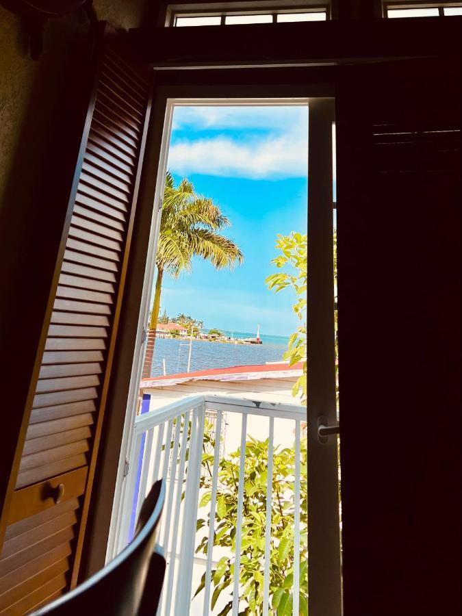 One South Place Hotel Belize City Buitenkant foto