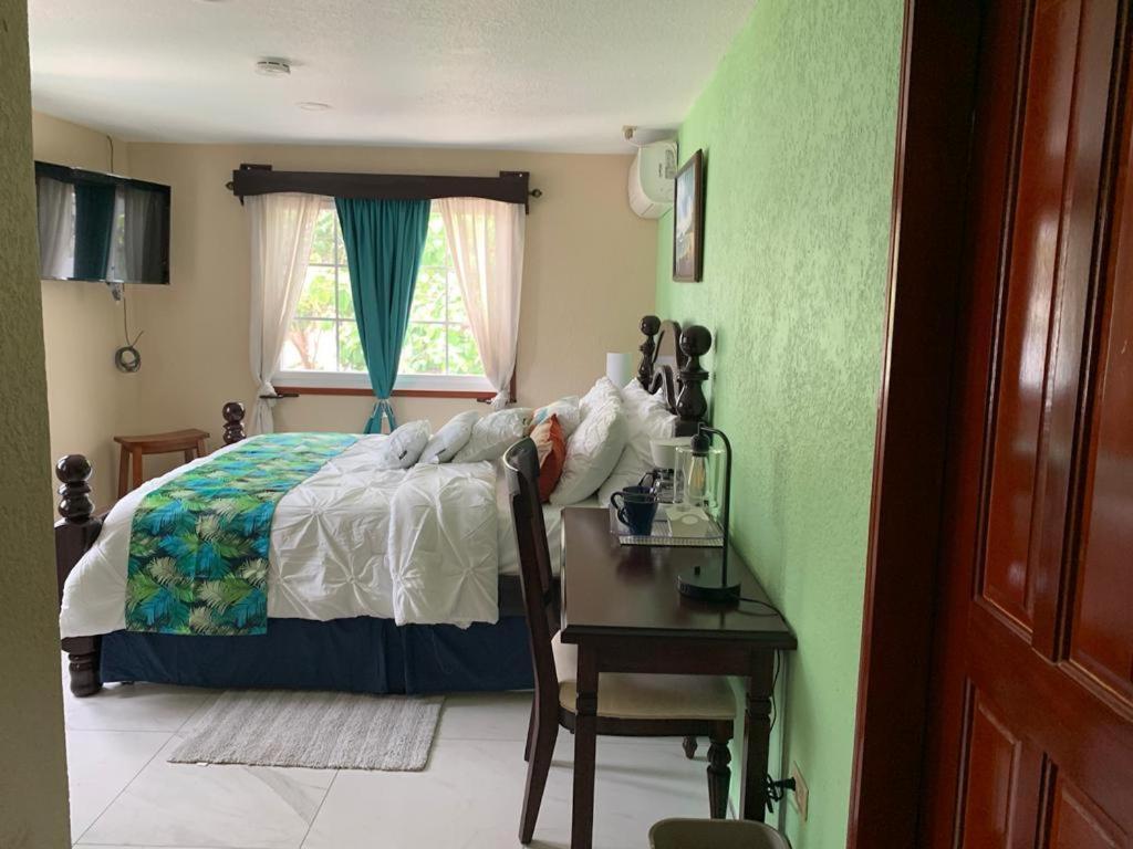 One South Place Hotel Belize City Buitenkant foto